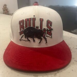 Chicago Bulls flat brim SnapBack hat. Red velvet brim